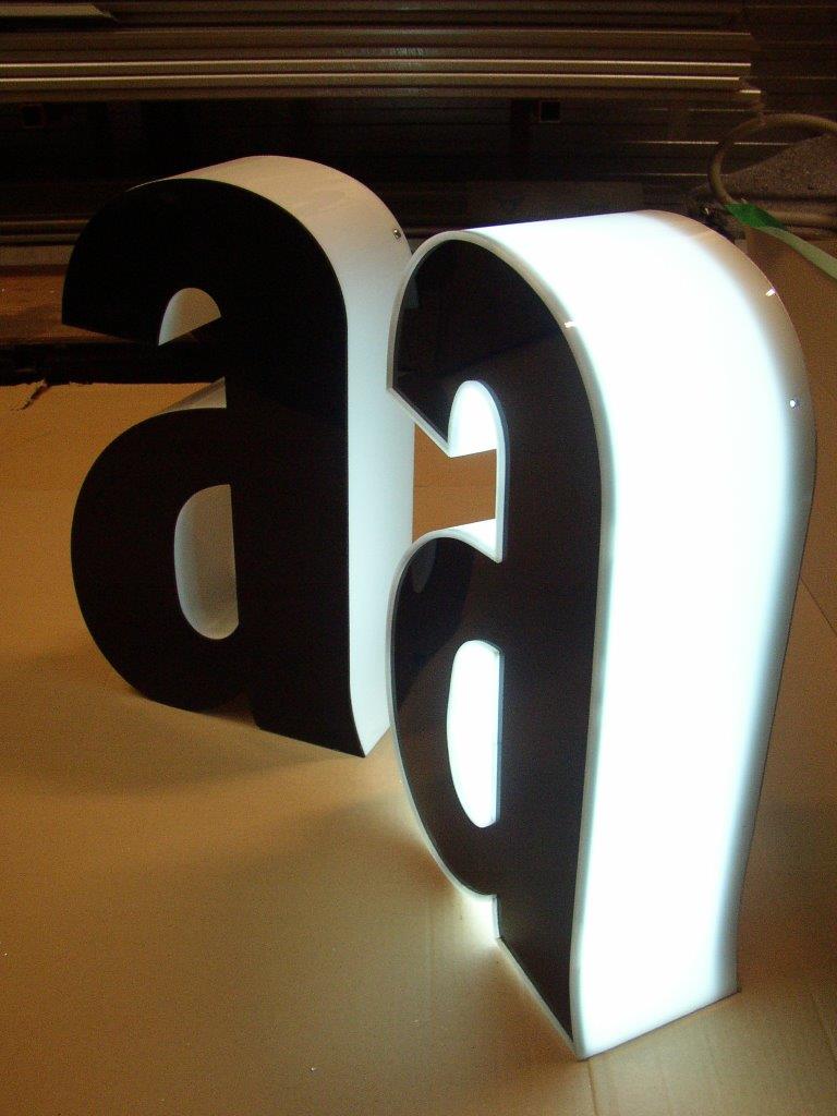 Leuchtschrift Schriftzug 3D LED Buchstaben Zimmermann leuchtend